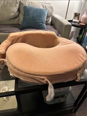 Nursing pillow